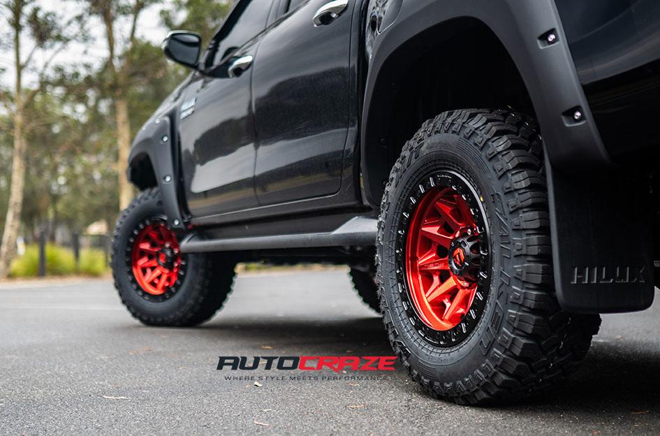 TOYOTA HILUX N80 4WD COVERT CANDY RED BLACK LIP